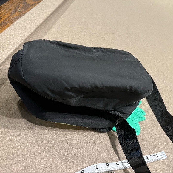 3/$30 PINK cute pineapple shoulder bag beach lunch - Picture 4 of 4